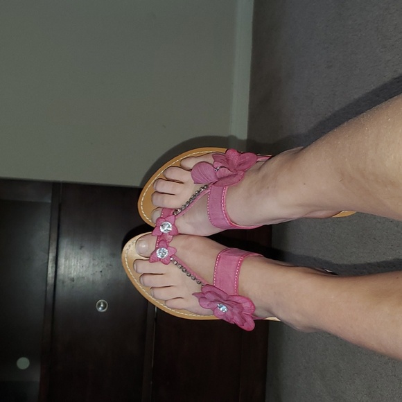 Bamboo 8 flower adorned t strap and toe rings with gems - Picture 1 of 5